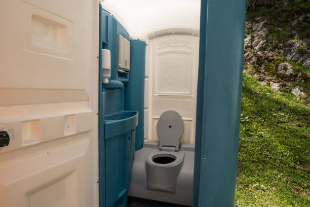 Best Temporary restroom rental  in Louisburg, KS